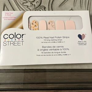🎀 Color Street nail polish strips; color Bee You